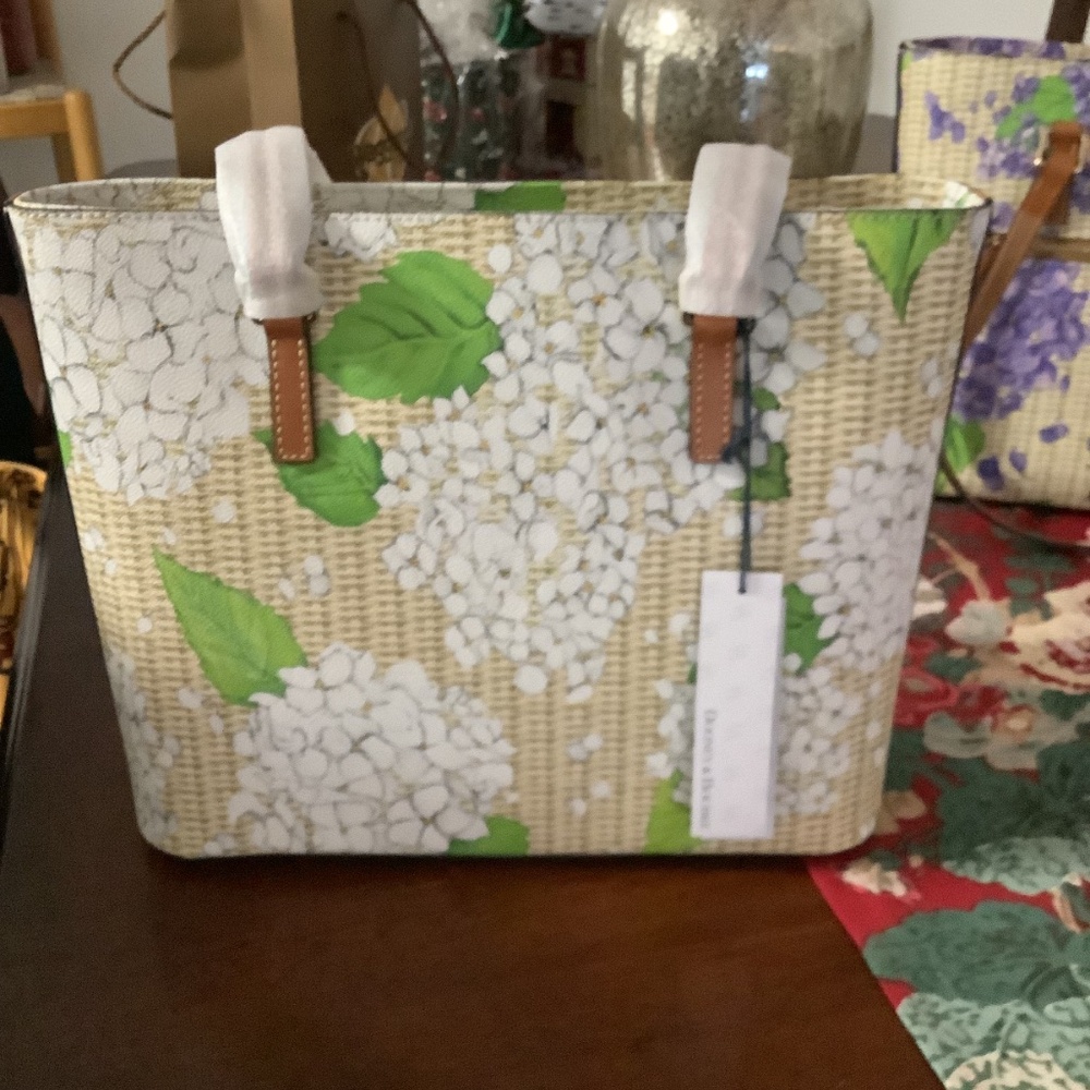 NWT Dooney & Bourke Hydrangea Basketweave Shopper in White - Picture 3 of 7